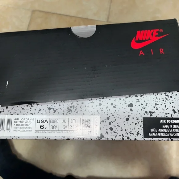 Air Jordan 5 Retro Raging Bull - Picture 2 of 8